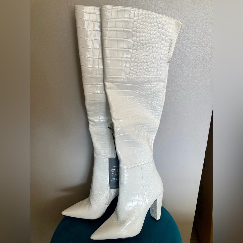 NWT Never Worn Vince Camuto Real Leather White Over the knee boots size 7.5